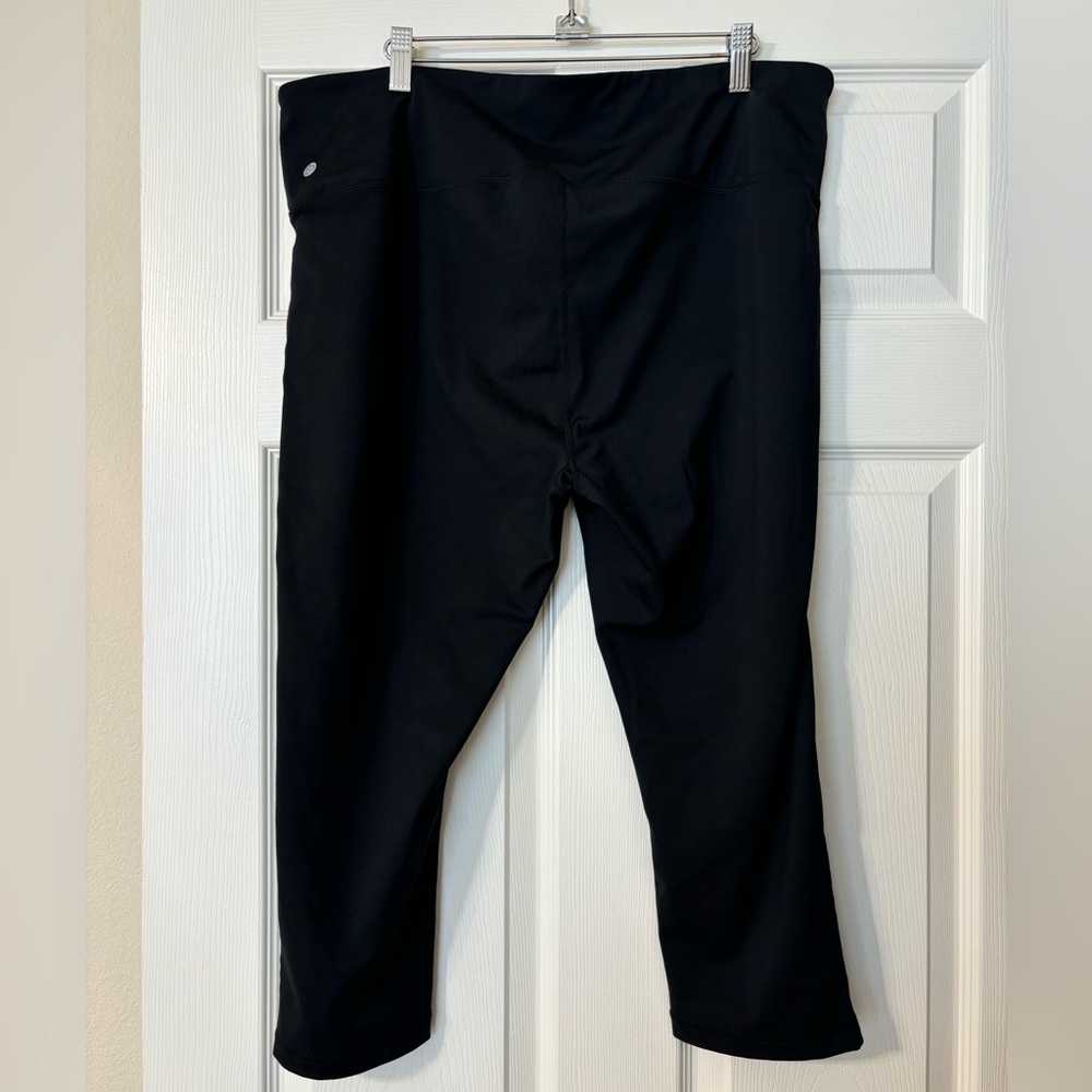 Zella Plus Size Cropped Leggings Black Size 2X - Picture 2 of 12